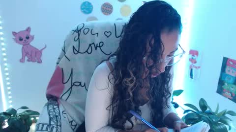 Snapshot of seuctive_woman57 chatting on 03.10.26 samy online show from 03.10.26