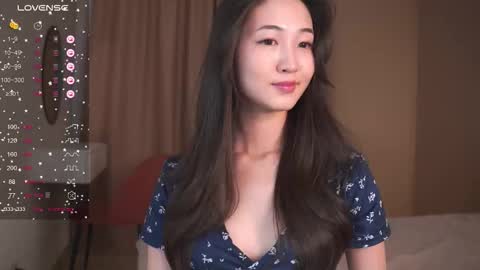 Snapshot of seulbi chatting on 03.05.26 Sana online show from 03.05.26