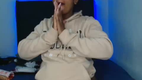 sex_bomb30 online show from 04.19.26