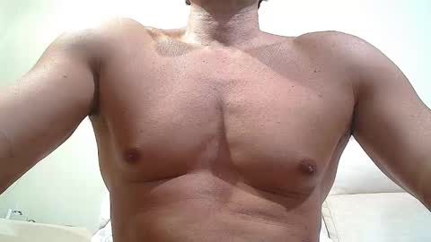 Snapshot of sex_machine_19 chatting on 09.15.25 SEX MACHINE 19 online show from 09.15.25