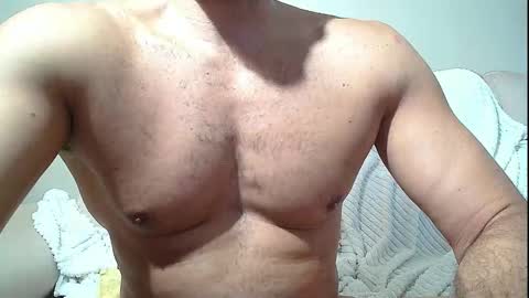 Snapshot of sex_machine_19 chatting on 10.26.25 SEX MACHINE 19 online show from 10.26.25