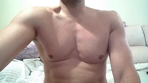 Snapshot of sex_machine_19 chatting on 04.08.26 SEX MACHINE 19 online show from 04.08.26