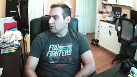 Snapshot of sexfungames chatting on 10.04.25 Kyle online show from 10.04.25