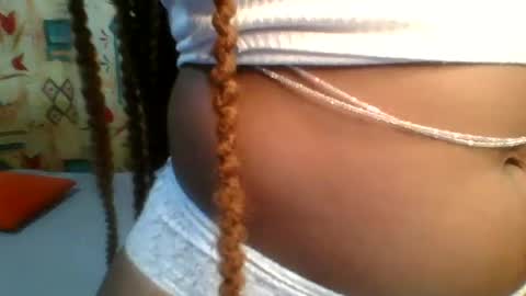 Snapshot of sexie_curvie chatting on 02.02.25 Maggie online show from 02.02.25