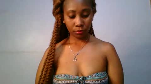 Snapshot of sexie_curvie chatting on 02.07.25 Maggie online show from 02.07.25