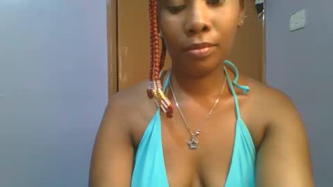 Snapshot of sexie_curvie chatting on 02.14.25 Maggie online show from 02.14.25