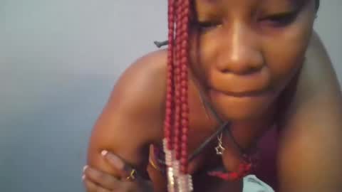 Snapshot of sexie_curvie chatting on 03.04.25 Maggie online show from 03.04.25