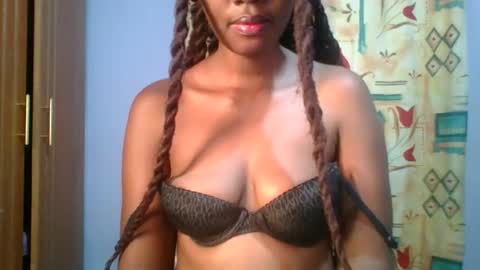 Snapshot of sexie_love chatting on 10.21.25 Nancy online show from 10.21.25