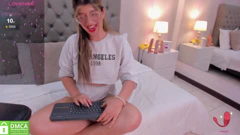 Snapshot of sexmilla_ chatting on 01.25.25 My name is sexmilla   Dont forget to follow me online show from 01.25.25