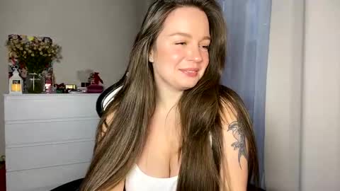 Snapshot of sexmoon11 chatting on 01.06.25 My name is Mia whats yours online show from 01.06.25