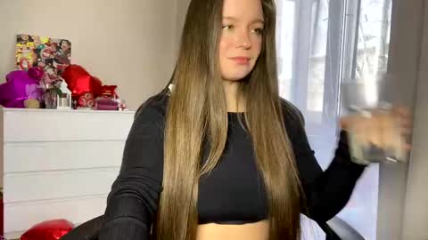 Snapshot of sexmoon11 chatting on 02.23.25 My name is Mia whats yours online show from 02.23.25