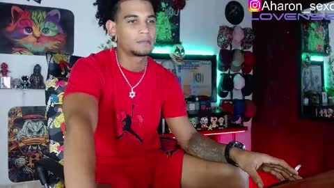 Snapshot of sexo_aharon chatting on 10.19.25 Aharon ravelo online show from 10.19.25