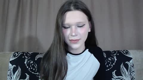 Snapshot of sexpired_princess chatting on 10.11.25 Nextdoor Princess online show from 10.11.25