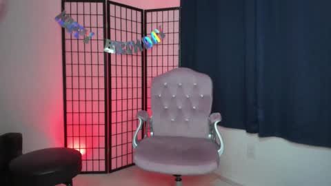 Snapshot of sexpotjess chatting on 01.04.25 Sexpot Jess online show from 01.04.25