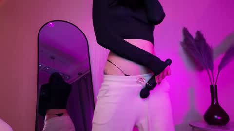 Snapshot of sextezi chatting on 01.24.25 sextezi online show from 01.24.25