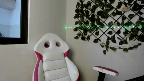 Snapshot of sexual_addiction chatting on 02.10.25 SARA    online show from 02.10.25