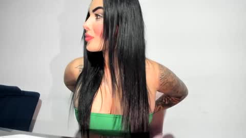 Snapshot of sexual_addiction chatting on 10.21.25 SARA    online show from 10.21.25