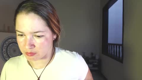 Snapshot of sexwwoman chatting on 01.24.25 CHIARA online show from 01.24.25