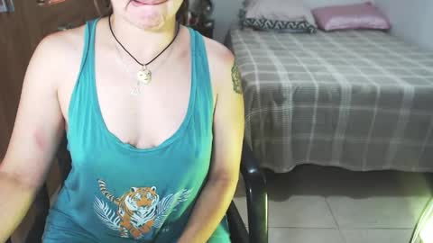 Snapshot of sexwwoman chatting on 04.14.26 CHIARA online show from 04.14.26