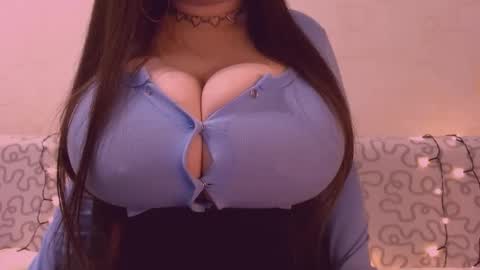 Snapshot of sexxgirlboy chatting on 12.21.25 Julia online show from 12.21.25