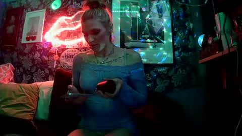 Leeah CloudZzz online show from 10.28.25