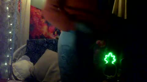 Snapshot of sexxileeah42o chatting on 07.22.26 Leeah CloudZzz online show from 07.22.26