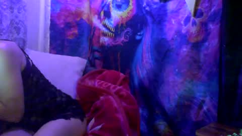 Snapshot of sexxileeah42o chatting on 07.27.26 Leeah CloudZzz online show from 07.27.26