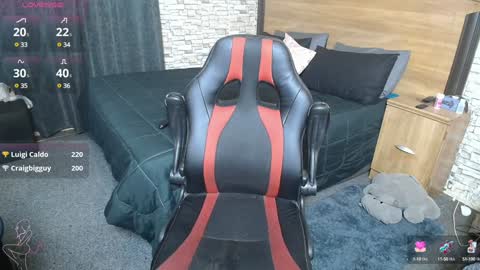 Snapshot of sexxxycrystali chatting on 12.18.24 sexxxycrystali online show from 12.18.24