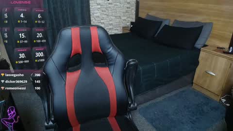 Snapshot of sexxxycrystali chatting on 02.08.25 sexxxycrystali online show from 02.08.25