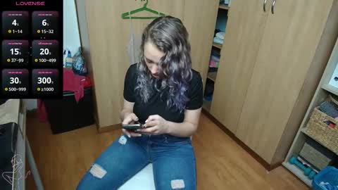 Snapshot of sexxxycrystali chatting on 09.10.25 sexxxycrystali online show from 09.10.25