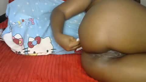Snapshot of sexxy_bhaddie chatting on 01.28.25 kisses online show from 01.28.25