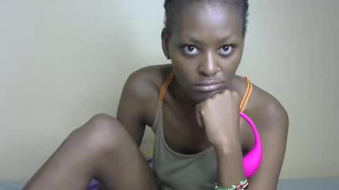 Snapshot of sexxy_bum23 chatting on 02.08.25 sexxy bum online show from 02.08.25