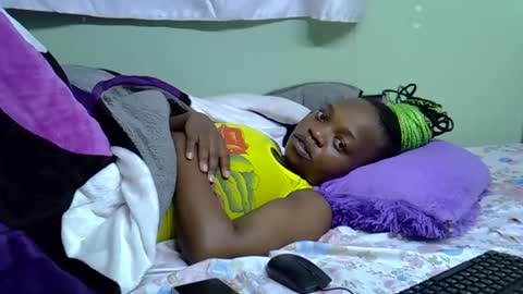 Snapshot of sexxybuttie chatting on 11.01.25 African Queen online show from 11.01.25