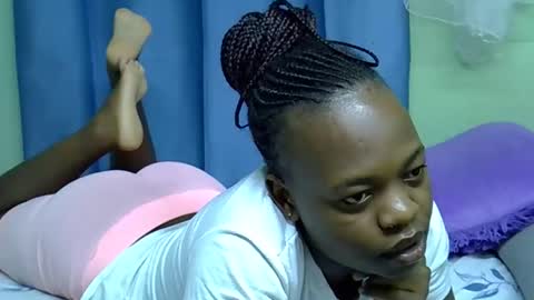 Snapshot of sexxybuttie chatting on 05.13.26 African Queen online show from 05.13.26
