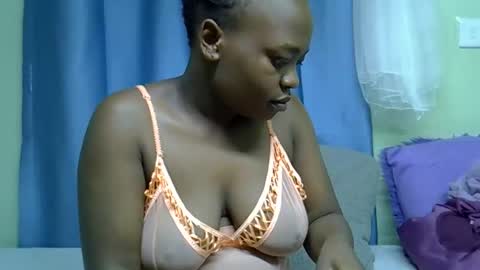 Snapshot of sexxybuttie chatting on 05.24.26 African Queen online show from 05.24.26