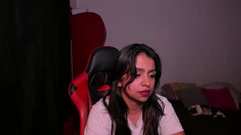 Snapshot of sexxyhot23 chatting on 04.01.26 LINDA online show from 04.01.26