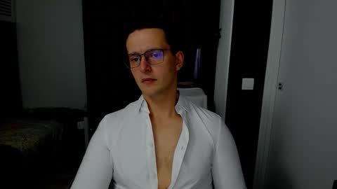 Sexxymuscles4U online show from 11.18.25