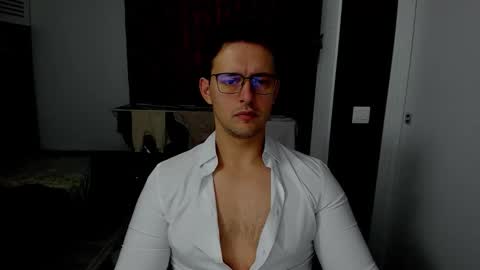 Sexxymuscles4U online show from 11.25.25