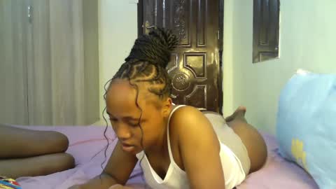 Snapshot of sexy_ariana_2 chatting on 02.09.25 Ariana online show from 02.09.25