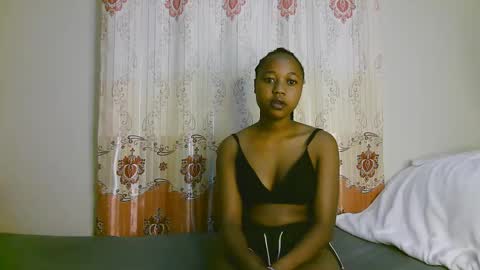 Snapshot of sexy_ariana_2 chatting on 02.20.25 Ariana online show from 02.20.25