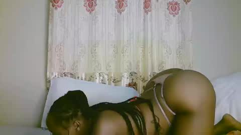 Snapshot of sexy_ariana_2 chatting on 02.24.25 Ariana online show from 02.24.25