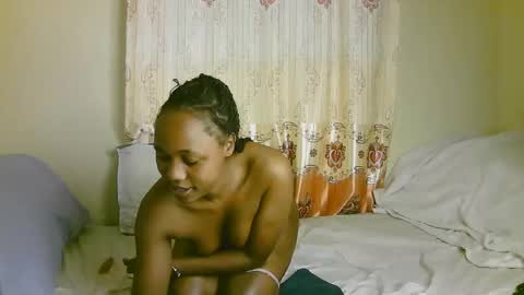 Snapshot of sexy_ariana_2 chatting on 02.25.25 Ariana online show from 02.25.25