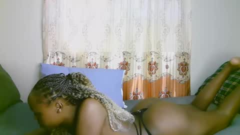 Snapshot of sexy_ariana_2 chatting on 03.07.25 Ariana online show from 03.07.25