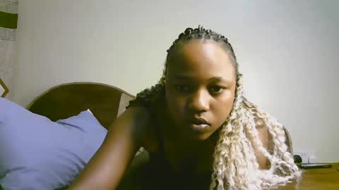 Snapshot of sexy_ariana_2 chatting on 03.08.25 Ariana online show from 03.08.25