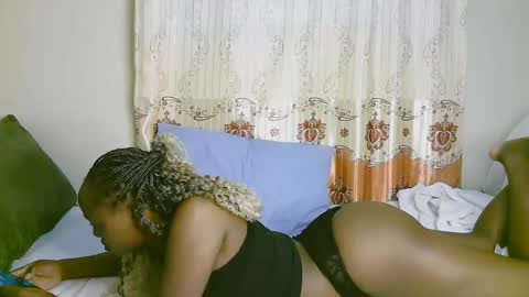 Snapshot of sexy_ariana_2 chatting on 03.09.25 Ariana online show from 03.09.25