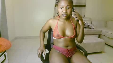 Snapshot of sexy_ariana_2 chatting on 03.12.25 Ariana online show from 03.12.25