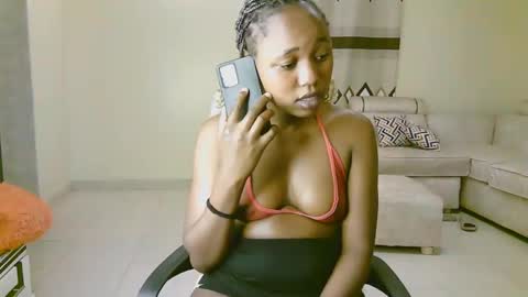 Snapshot of sexy_ariana_2 chatting on 03.12.25 Ariana online show from 03.12.25