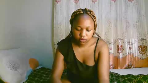 Snapshot of sexy_ariana_2 chatting on 09.15.25 Ariana online show from 09.15.25