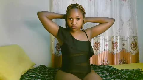 Snapshot of sexy_ariana_2 chatting on 09.21.25 Ariana online show from 09.21.25