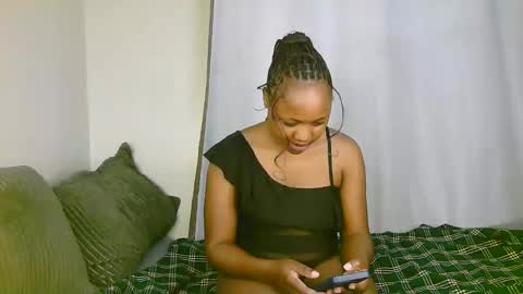 Snapshot of sexy_ariana_2 chatting on 10.06.25 Ariana online show from 10.06.25